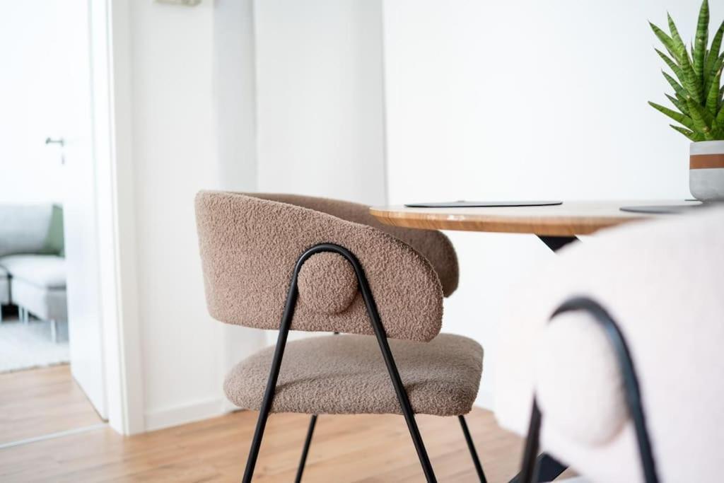 Wohnung Naehe Stadtzentrum Mit Wohnzimmer Und Kueche Κόμπλεντς Εξωτερικό φωτογραφία