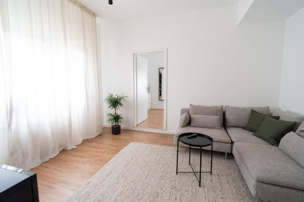 Wohnung Naehe Stadtzentrum Mit Wohnzimmer Und Kueche Κόμπλεντς Εξωτερικό φωτογραφία