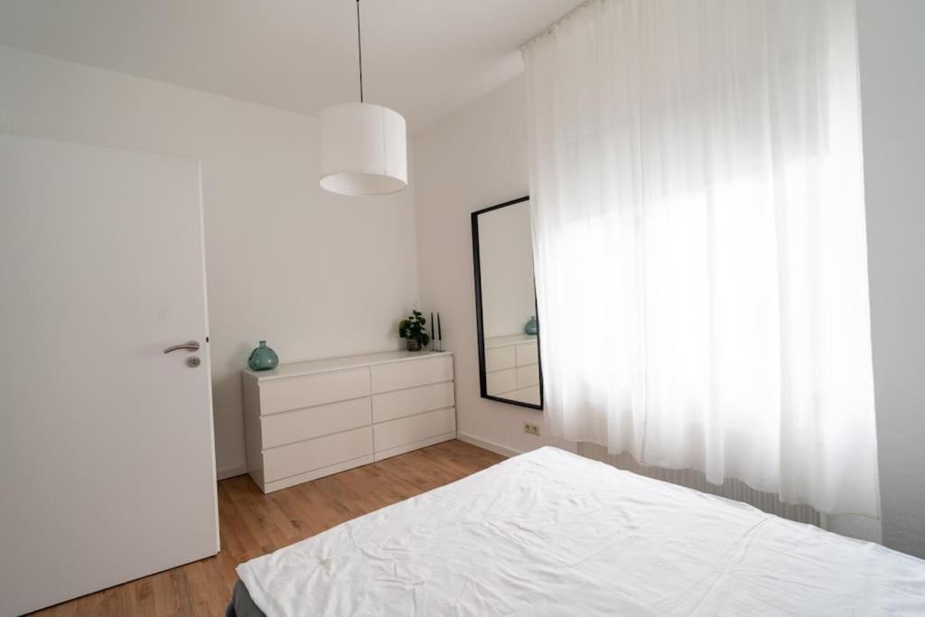 Wohnung Naehe Stadtzentrum Mit Wohnzimmer Und Kueche Κόμπλεντς Εξωτερικό φωτογραφία
