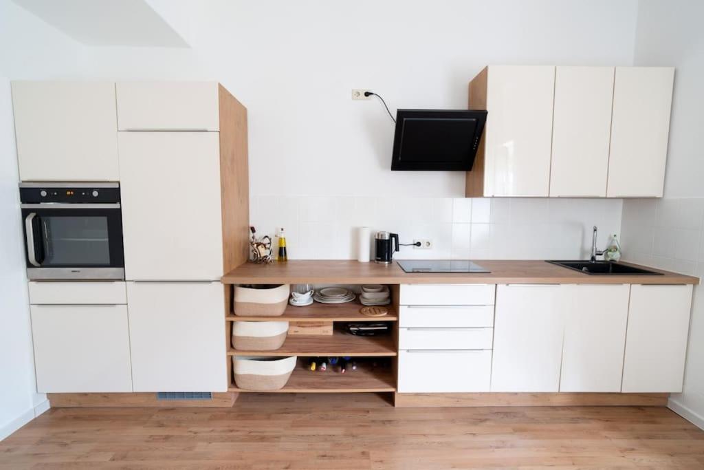 Wohnung Naehe Stadtzentrum Mit Wohnzimmer Und Kueche Κόμπλεντς Εξωτερικό φωτογραφία