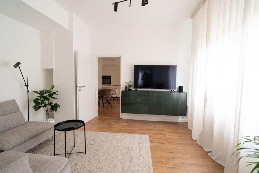 Wohnung Naehe Stadtzentrum Mit Wohnzimmer Und Kueche Κόμπλεντς Εξωτερικό φωτογραφία